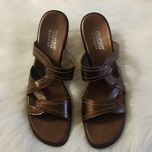 Munro Womens Bronze Metallic Leather Sandals